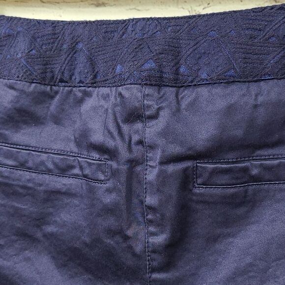 Francesca's Alya Shimmer Navy Embroidered Shorts Small 2/4 Bohemian Crochet Blue - Picture 4 of 8